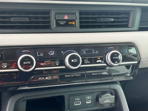 Used 2025 Honda Pilot EX-L image 15