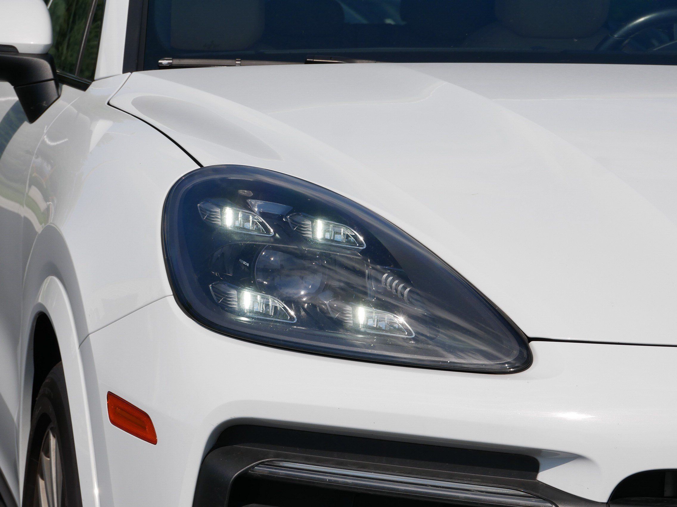 Used 2023 Porsche Cayenne S Platinum AWD/4WD image 16