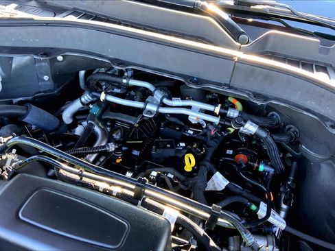 Certified 2021 Ford Explorer XLT w/ Equipment Group 202A image 28