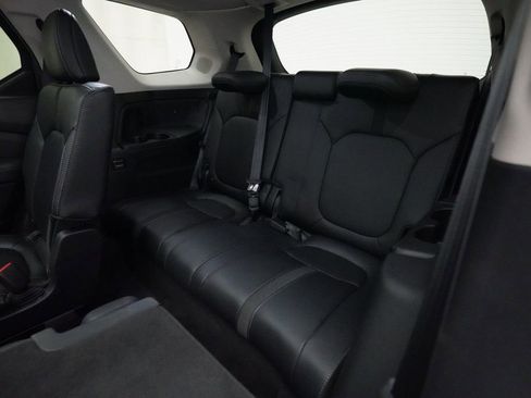 Used 2024 Honda Pilot Touring image 17