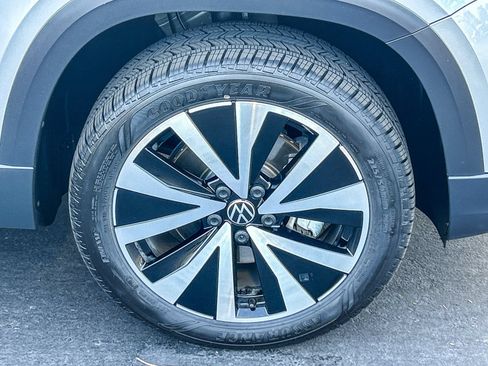 Certified 2023 Volkswagen Taos SE w/ Panoramic Sunroof Package FWD image 12