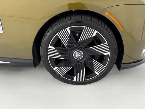 Used 2026 Rolls-Royce Spectre AWD/4WD image 29
