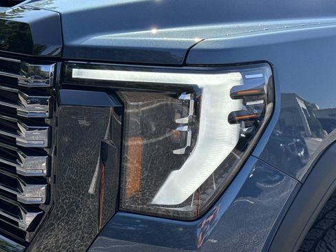 Used 2026 GMC Sierra 2500 Denali Ultimate AWD/4WD image 9