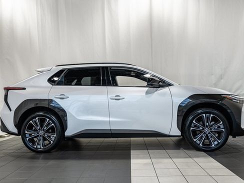 Used 2023 Toyota bZ4X Limited image 3