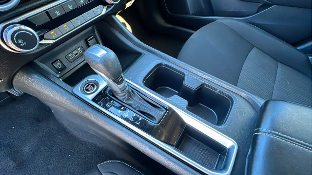 Used 2024 Nissan Sentra SV FWD image 23