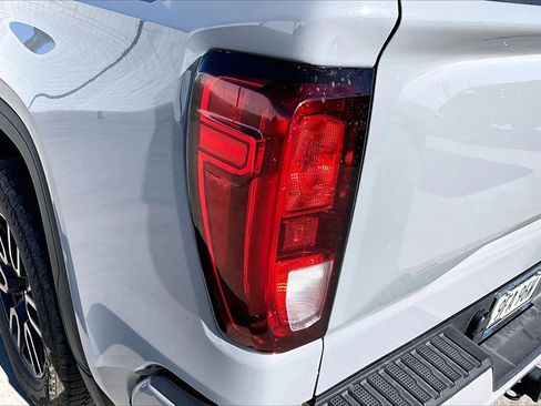 Used 2024 GMC Sierra 1500 Elevation image 32