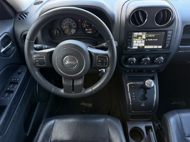 Used 2015 Jeep Patriot High Altitude FWD image 11