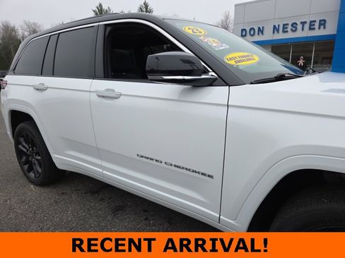 Used 2023 Jeep Grand Cherokee Overland w/ Luxury Tech Group IV image 35