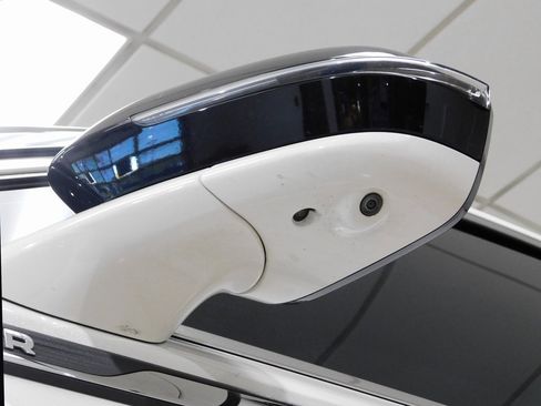 Used 2021 Lincoln Corsair Reserve image 23