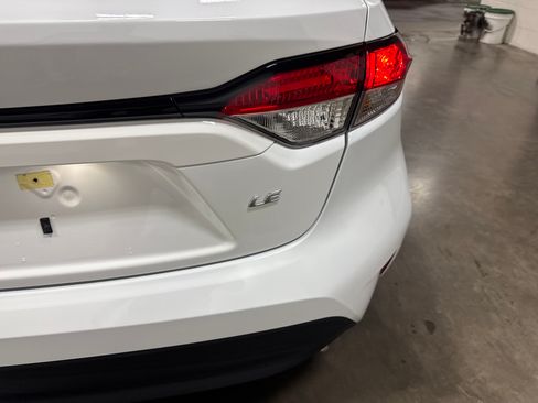 Used 2025 Toyota Corolla LE FWD image 32