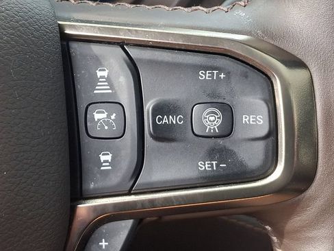 Used 2025 RAM 1500 Limited AWD/4WD image 22