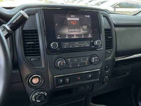 Used 2024 Nissan Titan SV AWD/4WD image 15