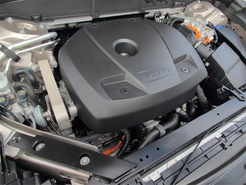 Used 2025 Volvo XC60 T8 Core w/ Protection Package Premier image 18