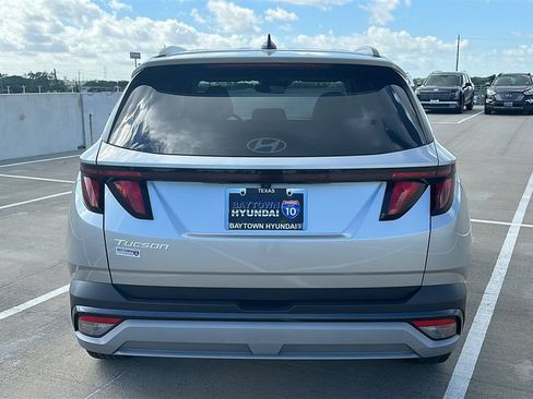 Used 2025 Hyundai Tucson SEL FWD image 11