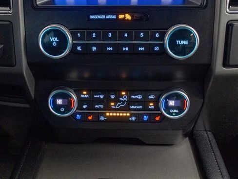 Used 2021 Ford Expedition XLT image 17