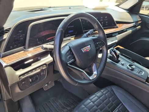 Used 2022 Cadillac Escalade ESV Sport Platinum w/ LPO, ONYX Package AWD/4WD image 17