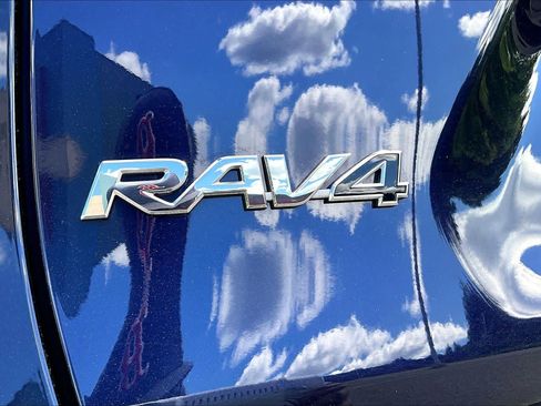 Used 2025 Toyota RAV4 XLE AWD/4WD image 33