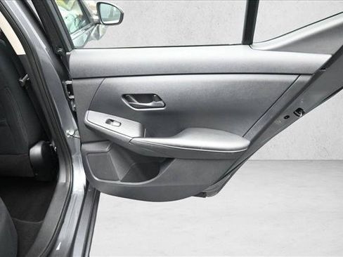 Used 2024 Nissan Sentra SV FWD image 26