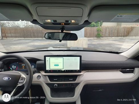 New 2026 Ford Explorer Active w/ Active Comfort Package image 15