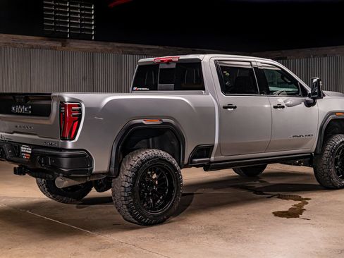 Used 2026 GMC Sierra 2500 AT4X w/ AT4X AEV Edition AWD/4WD image 10