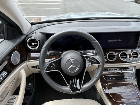 Used 2021 Mercedes-Benz E 350 4MATIC Sedan image 13