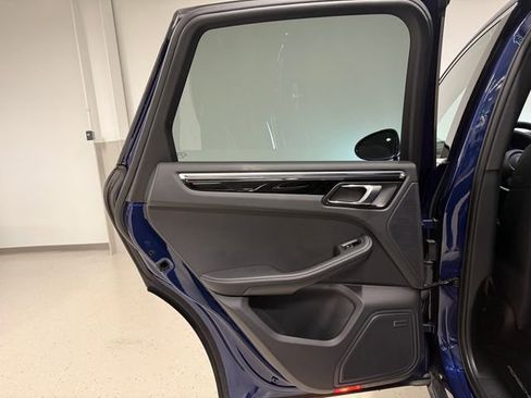 Certified 2024 Porsche Macan S AWD/4WD image 35