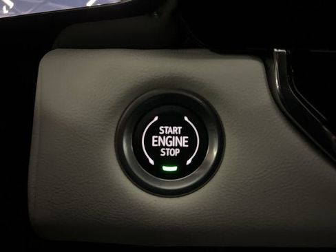 Used 2024 GMC Canyon AT4X w/ AT4X AEV Edition image 17