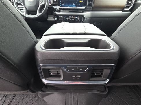 Used 2025 Chevrolet Silverado 1500 High Country AWD/4WD image 32