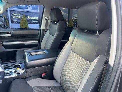 Used 2014 Toyota Tundra SR5 w/ SR5 Upgrade Package image 21