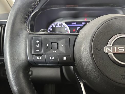 Used 2024 Nissan Pathfinder SL w/ SL Premium Package image 16