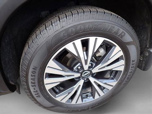 Used 2022 Nissan Rogue SV AWD/4WD image 7