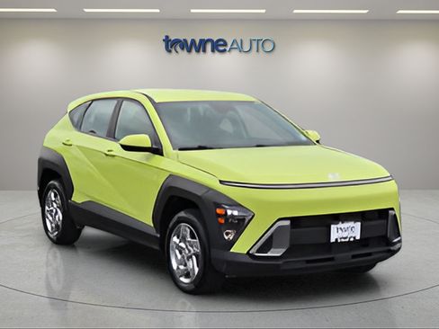 Used 2024 Hyundai Kona SE AWD/4WD image 8