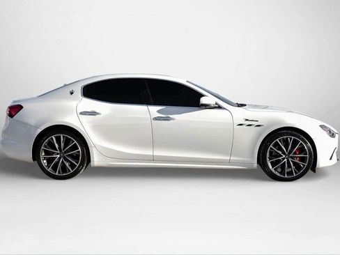 Used 2023 Maserati Ghibli Modena image 5