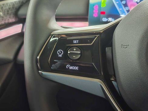 Used 2024 BMW i5 eDrive40i w/ Premium Package image 34