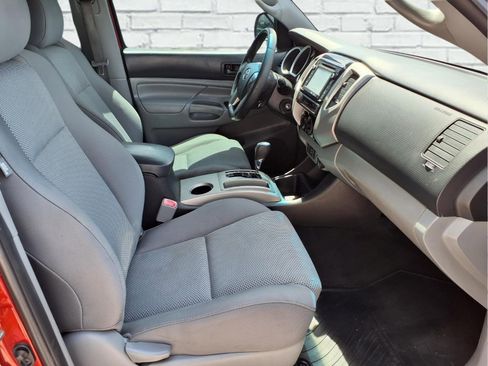 Used 2015 Toyota Tacoma PreRunner w/ TRD Sport Package RWD image 8
