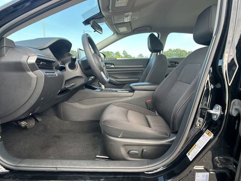 Used 2024 Nissan Altima 2.5 SV image 36