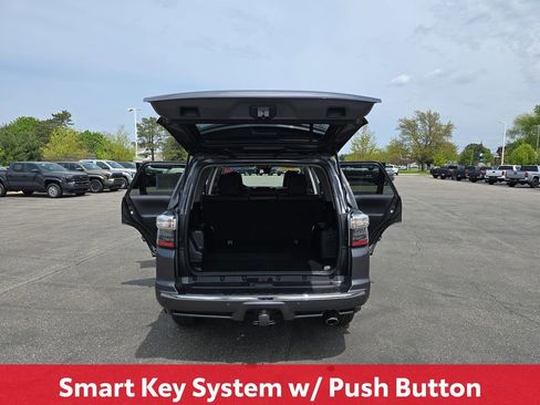 Certified 2022 Toyota 4Runner Limited AWD/4WD image 15