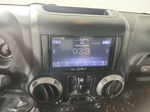 Used 2016 Jeep Wrangler Unlimited Sport w/ Quick Order Package 24S AWD/4WD image 7