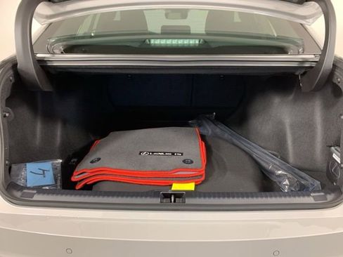 Used 2025 Lexus IS 500 w/ F-Sport Performance image 13