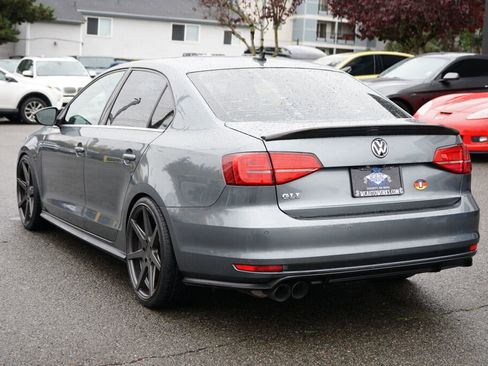 Used 2017 Volkswagen Jetta GLI image 3
