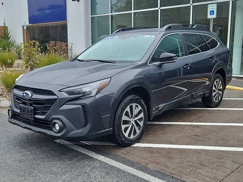 Used 2024 Subaru Outback Premium image 22