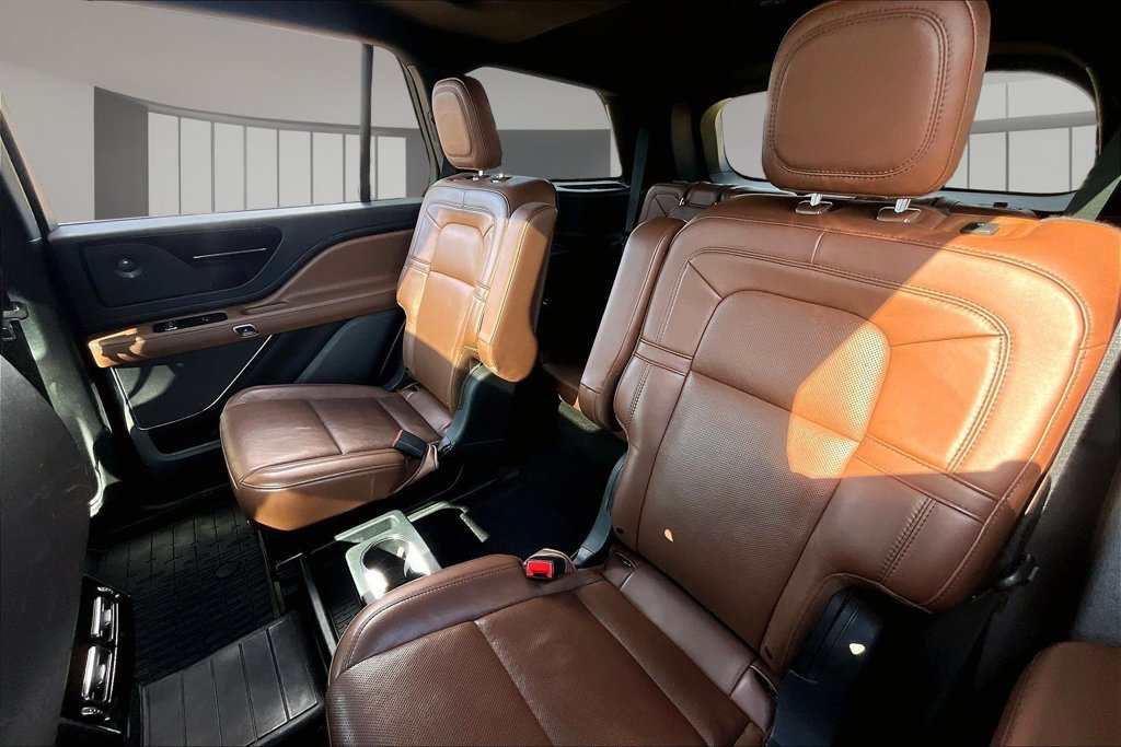 Used 2022 Lincoln Aviator Reserve w/ Elements Package Plus RWD image 28