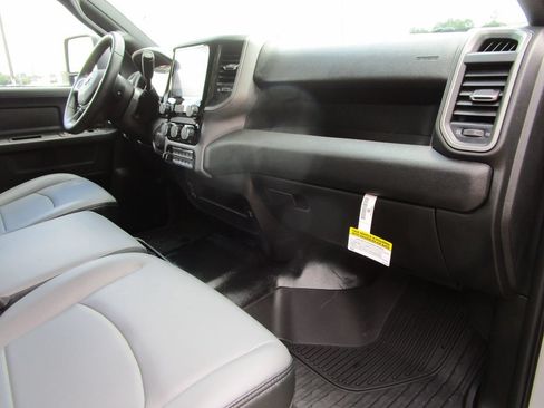 New 2026 RAM 2500 Tradesman w/ Chrome Appearance Group AWD/4WD image 29