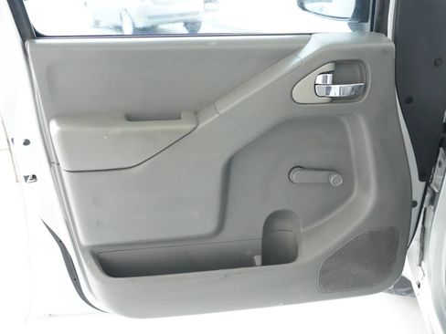 Used 2018 Nissan Frontier S RWD image 18