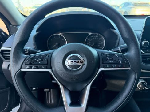 Used 2019 Nissan Altima 2.5 S FWD image 9