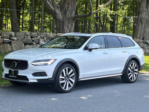 Used 2023 Volvo V90 B6 Cross Country Plus w/ Climate Package AWD/4WD image 11