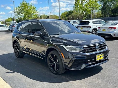 Certified 2024 Volkswagen Tiguan SE R-Line AWD/4WD image 3