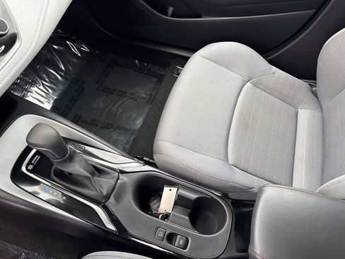Certified 2025 Toyota Corolla SE image 38