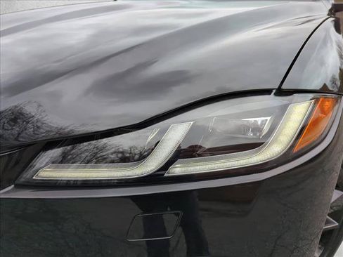 Used 2025 Jaguar F-PACE R-Dynamic S AWD/4WD image 2