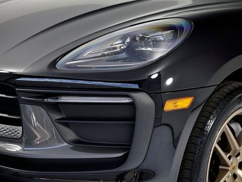 Used 2023 Porsche Macan Turbo image 11